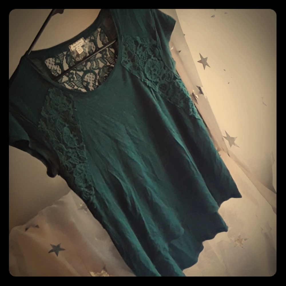 💚BEAUTIFUL Lace Teal Tee sz M💚